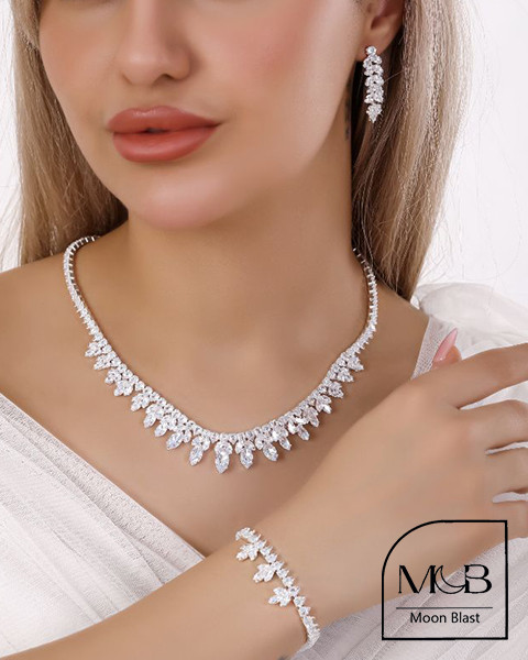 silverJewelry Set Model S1018 with Shiny Gemstones – Moonblast